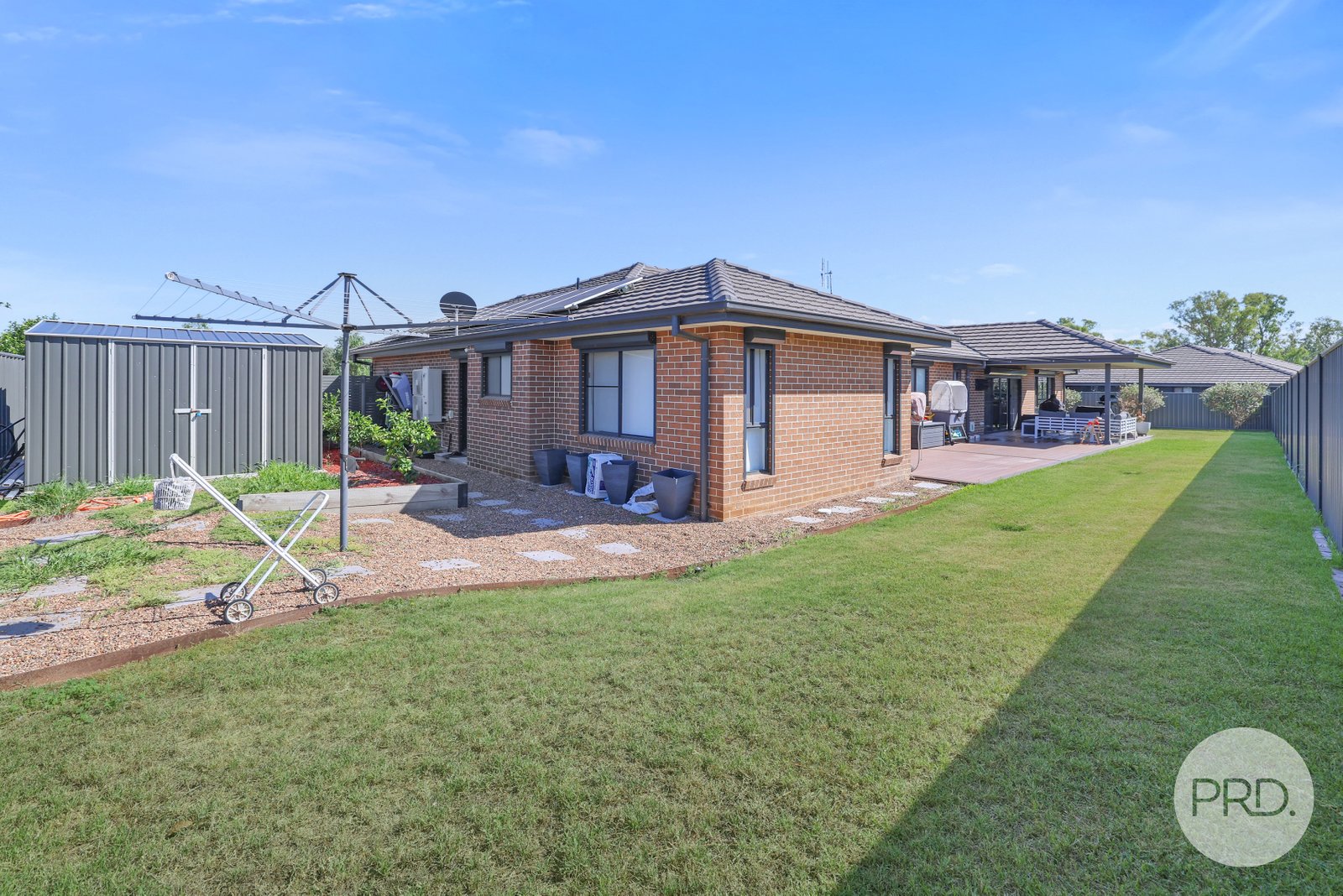 61 Warrah Drive TAMWORTH 15