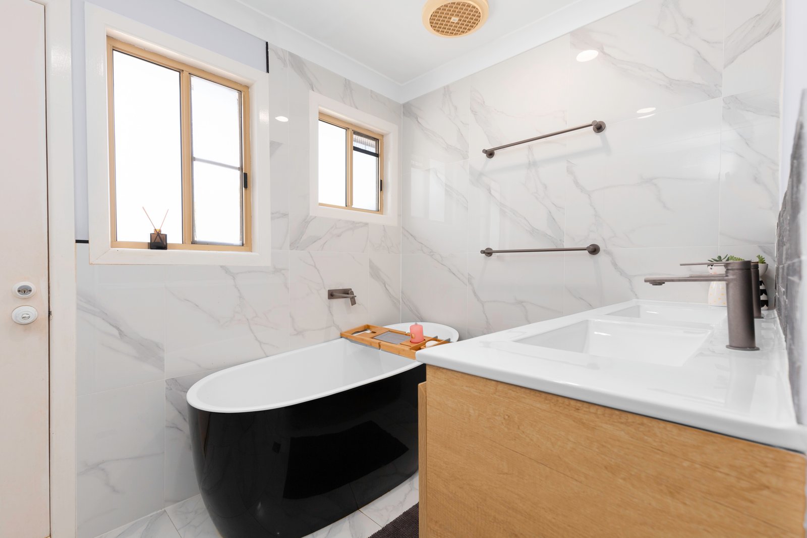 61 Windsor Drive HAY POINT 1