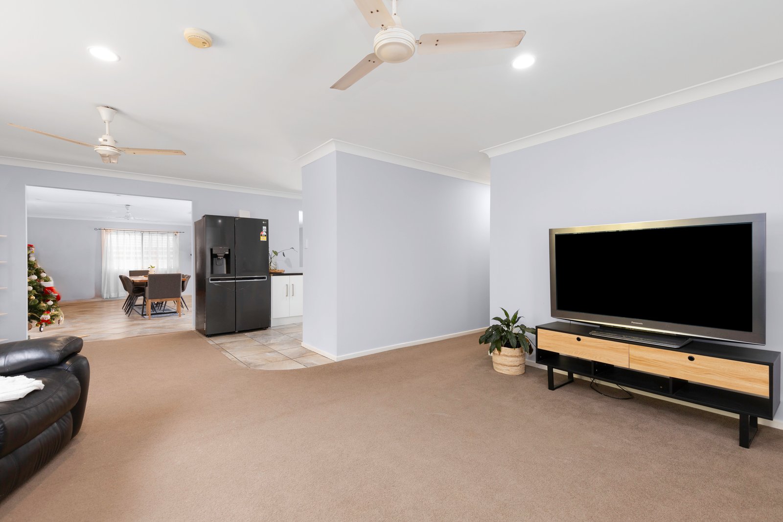 61 Windsor Drive HAY POINT 16
