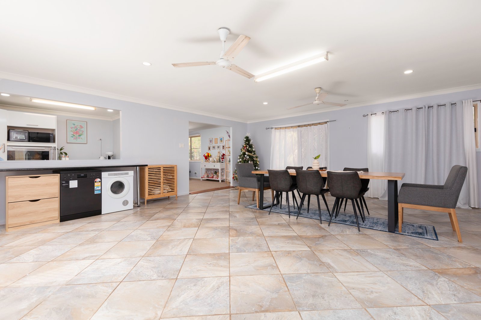61 Windsor Drive HAY POINT 19