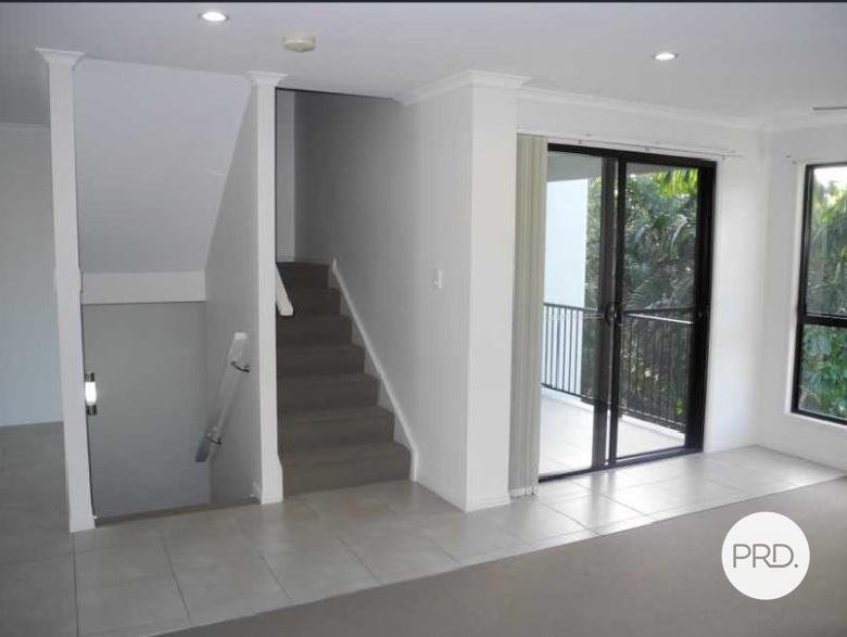 6/10 Arthur Street BOYNE ISLAND 4