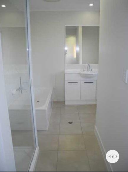 6/10 Arthur Street BOYNE ISLAND 7
