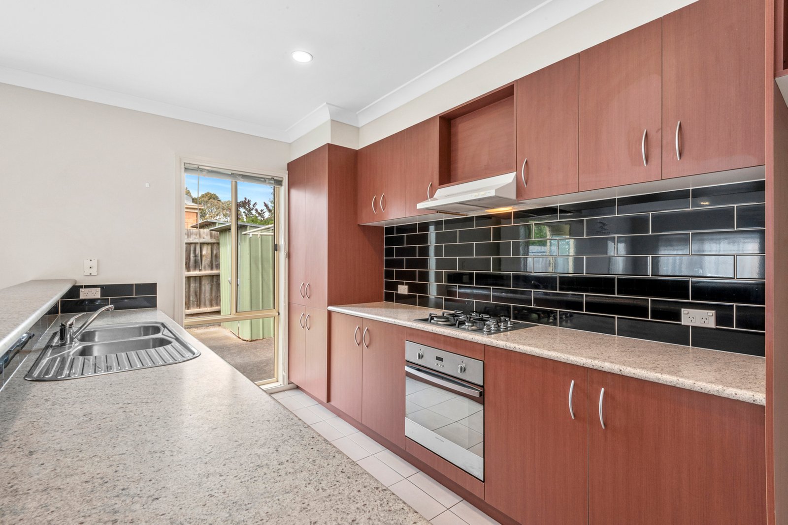 Gallery: 6/10 Bosanquet Avenue