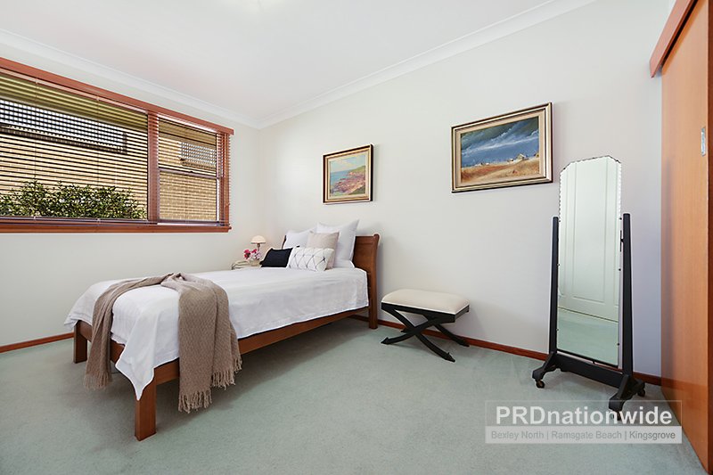 6/10 Oldham Crescent DOLLS POINT 4