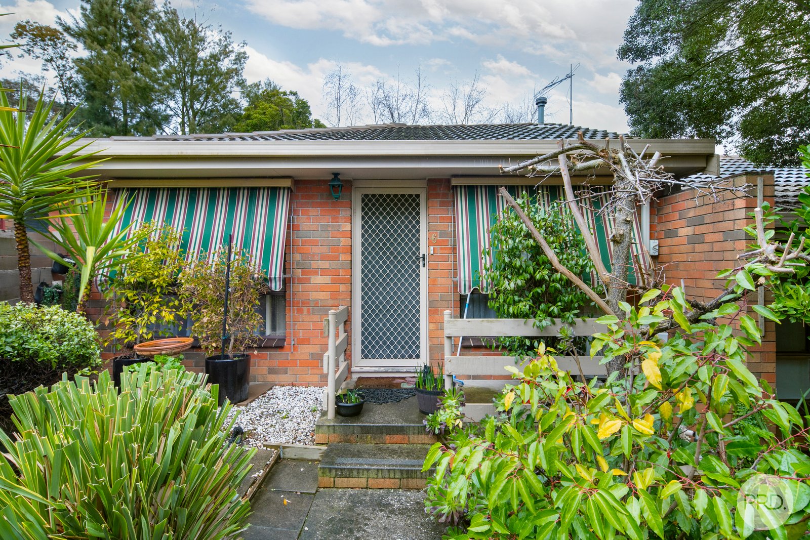 6/10 Simpson Street BLACK HILL 1