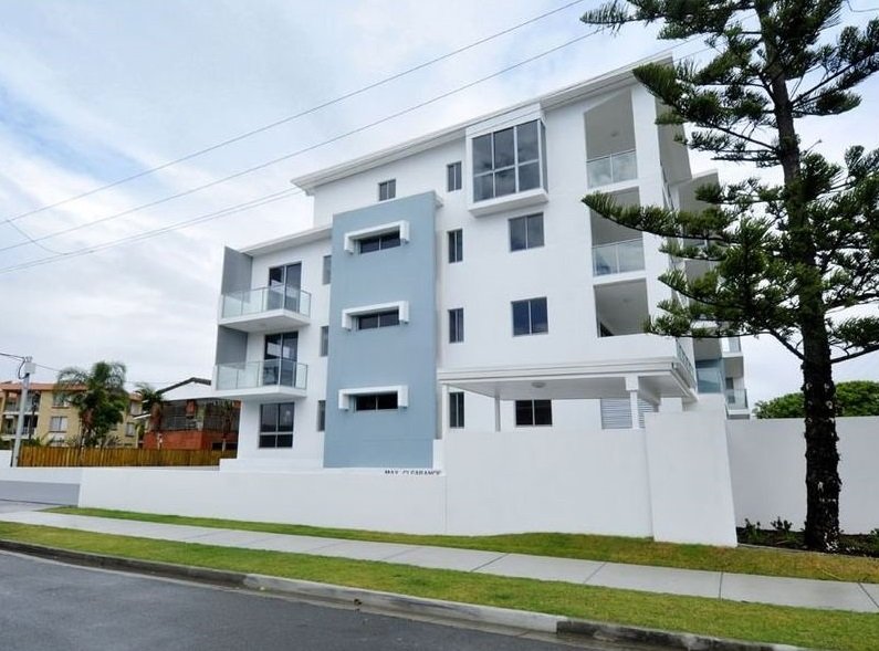 6/10 Tallebudgera Drive PALM BEACH 6