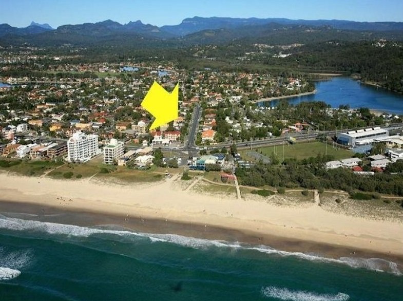 6/10 Tallebudgera Drive PALM BEACH 7