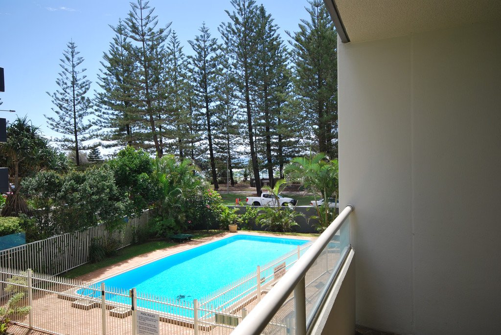6/100 The Esplanade BURLEIGH HEADS 4