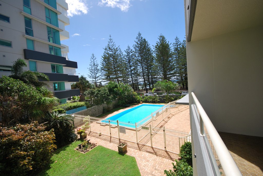 6/100 The Esplanade BURLEIGH HEADS 5
