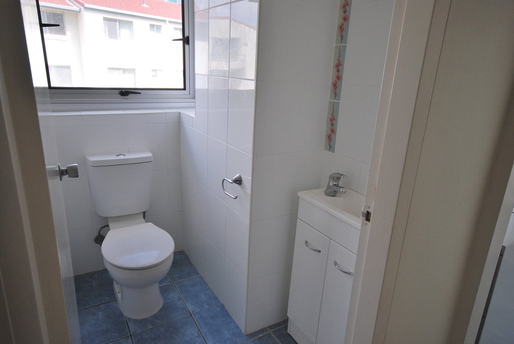 6/100 The Esplanade BURLEIGH HEADS 11