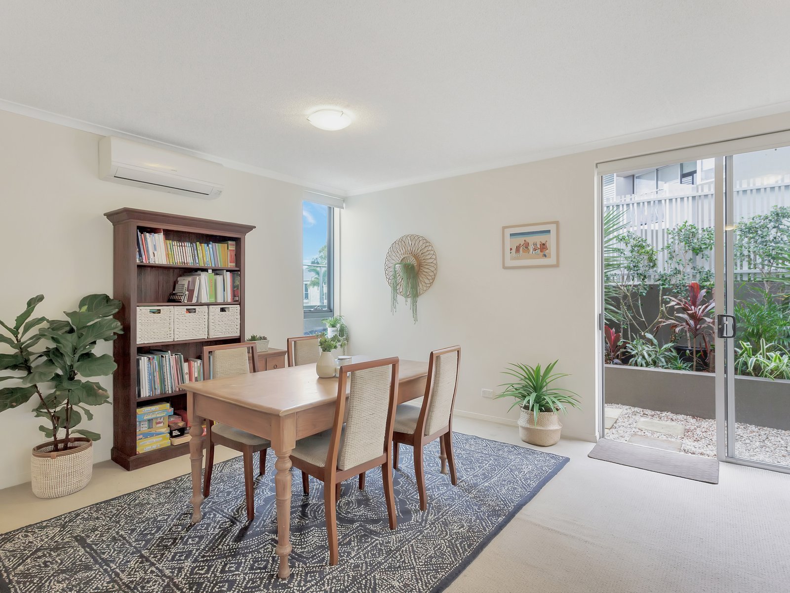 6101/12 Executive Drive BURLEIGH WATERS 4