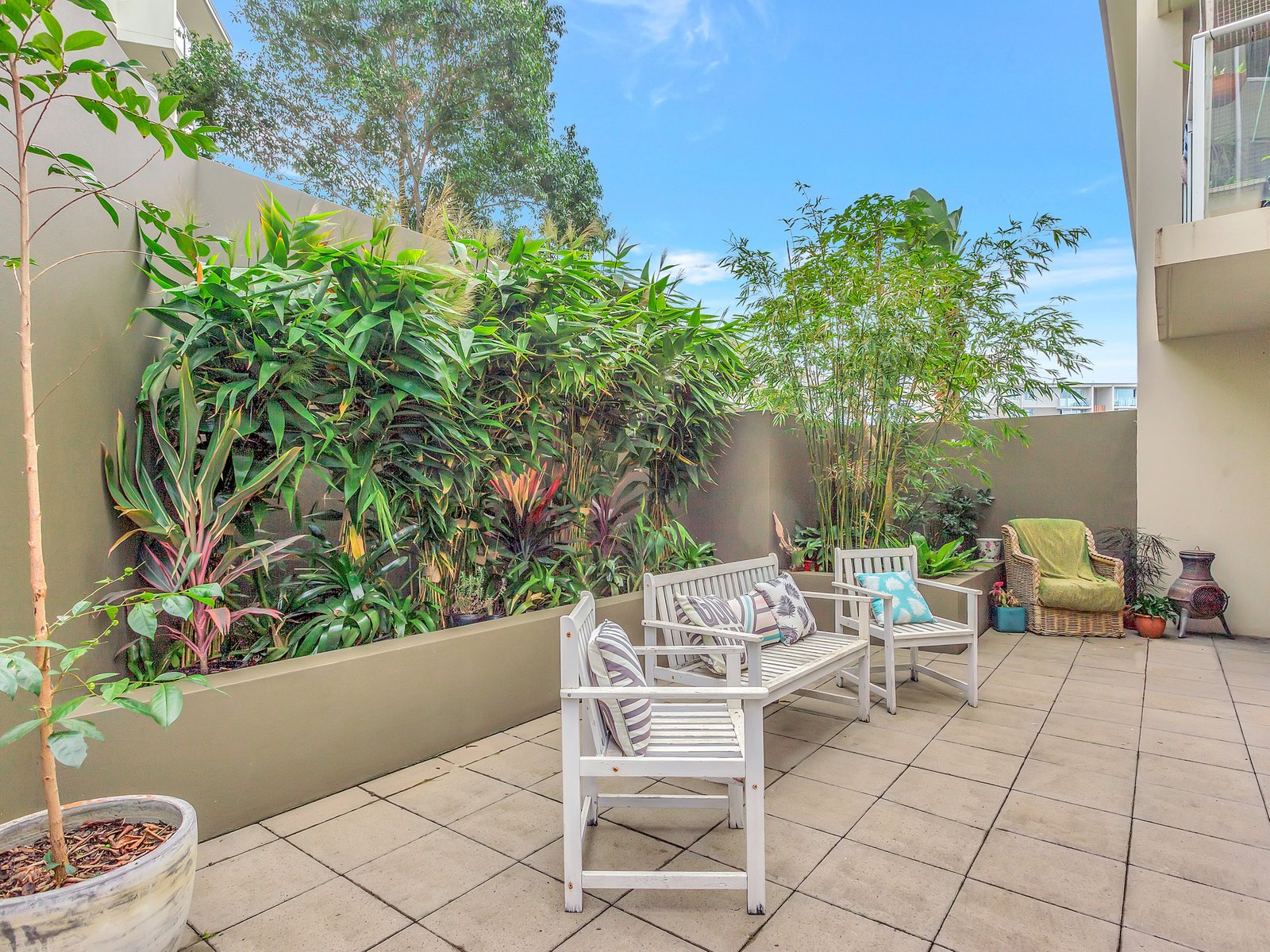 6101/12 Executive Drive BURLEIGH WATERS 5