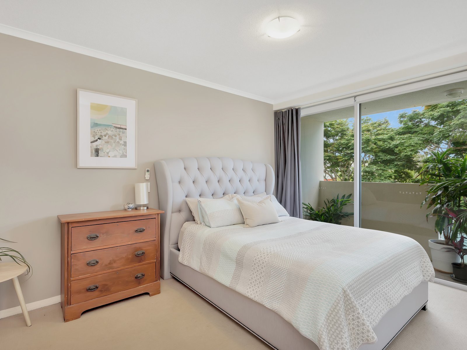 6101/12 Executive Drive BURLEIGH WATERS 9
