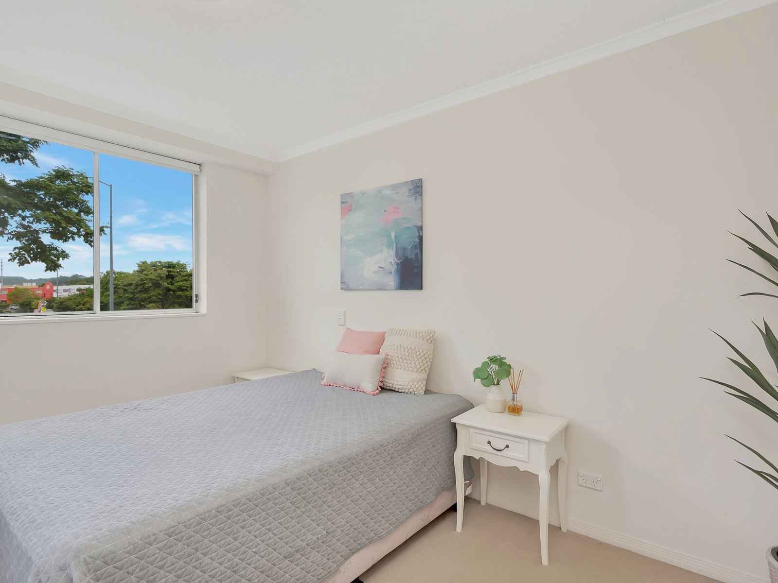 6101/12 Executive Drive BURLEIGH WATERS 12