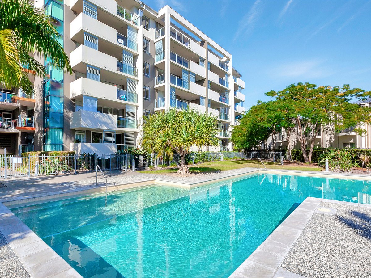 6101/12 Executive Drive Burleigh Waters 4