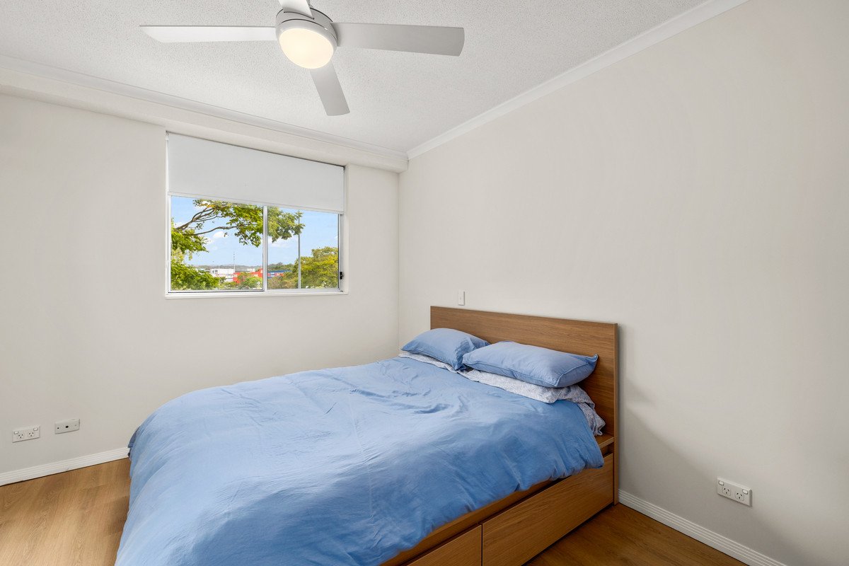 6101/12 Executive Drive Burleigh Waters 7