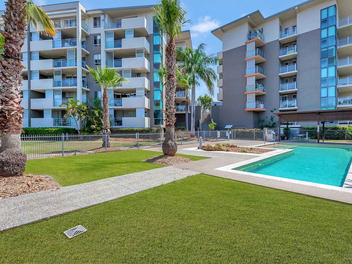 6101/12 Executive Drive Burleigh Waters 9