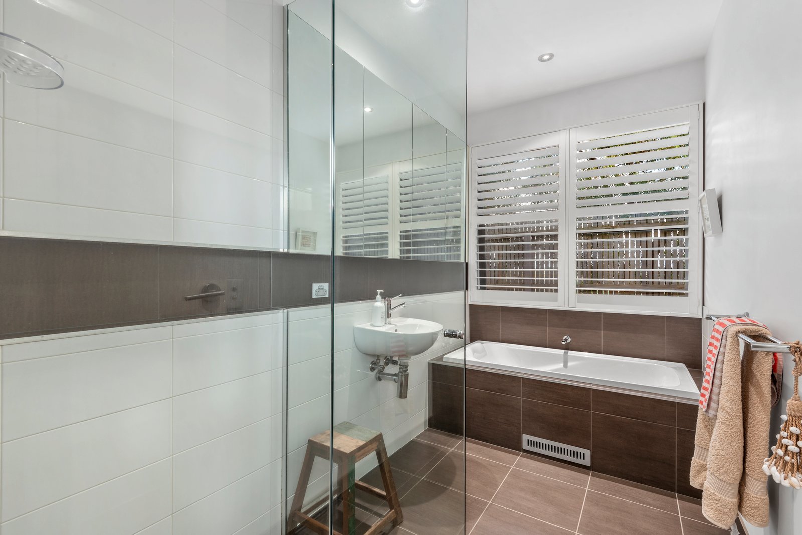 Real Estate and Property in 6/102 Carr Street, Barwon Heads, VIC