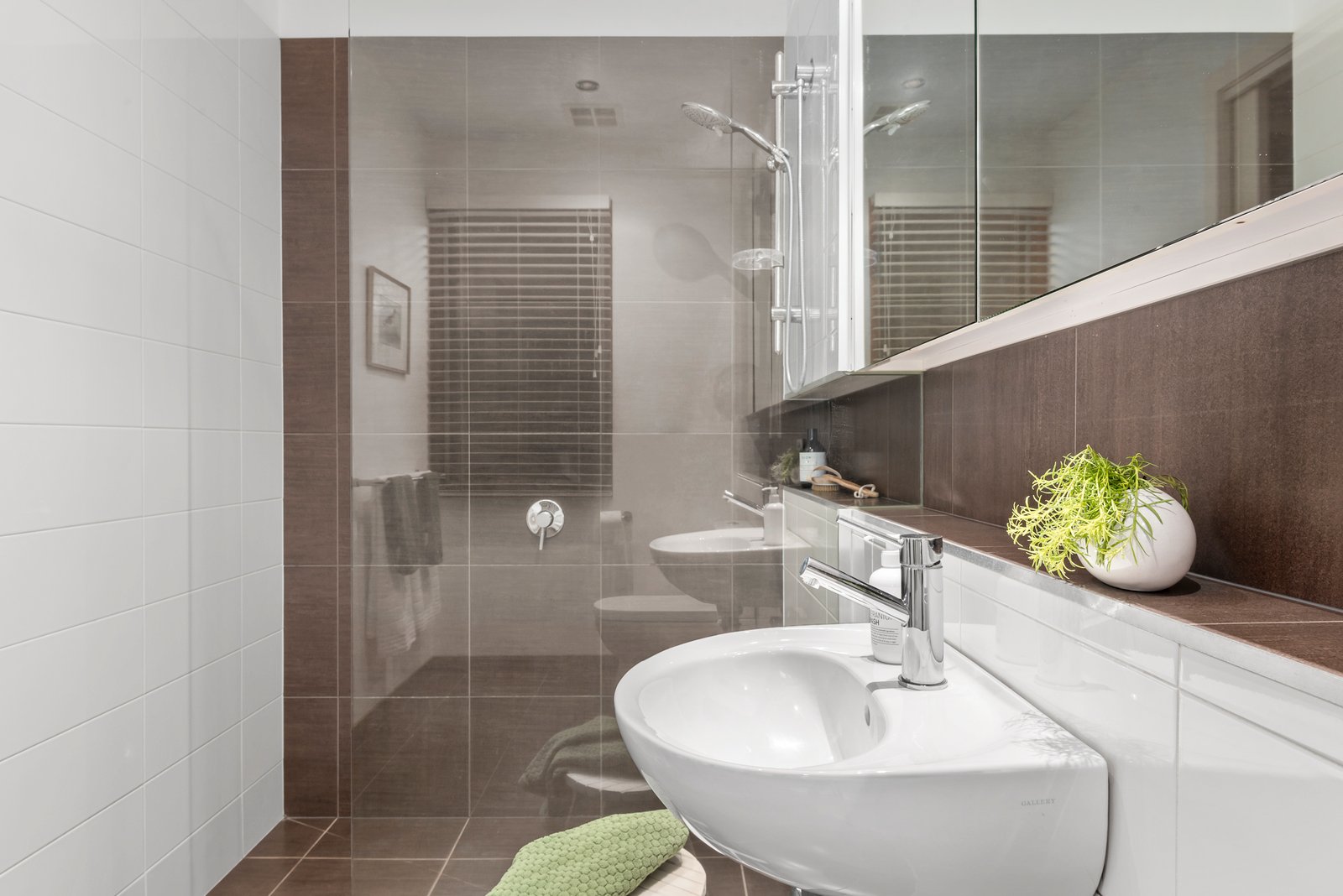 Real Estate and Property in 6/102 Carr Street, Barwon Heads, VIC