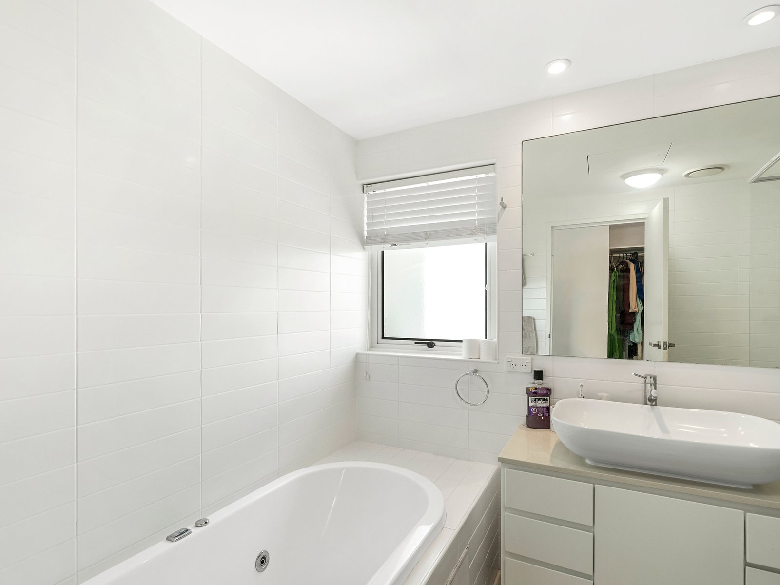 610/2 Creek St  COOLANGATTA 6