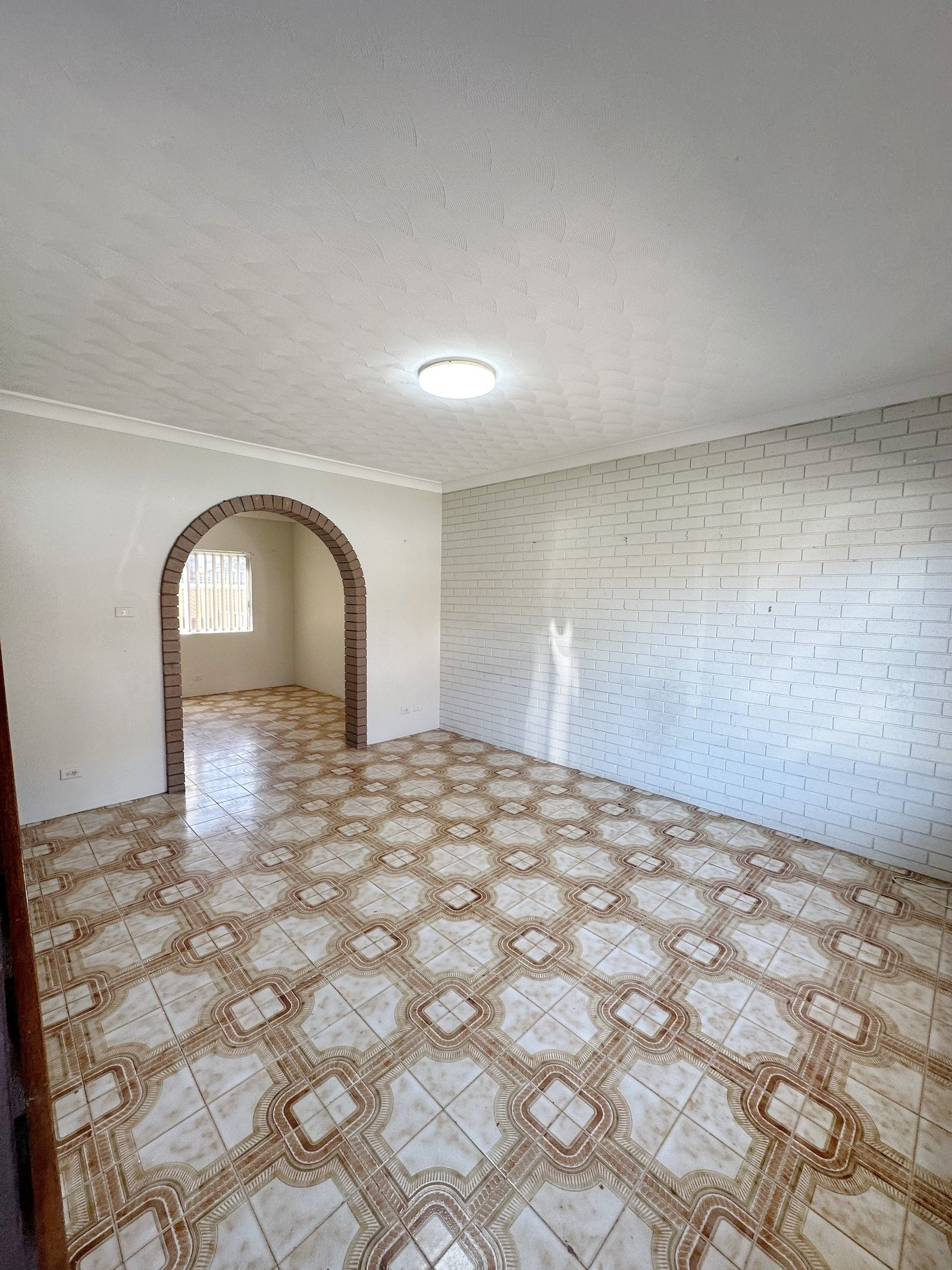 6/104 Hoxton Park Road LIVERPOOL 2