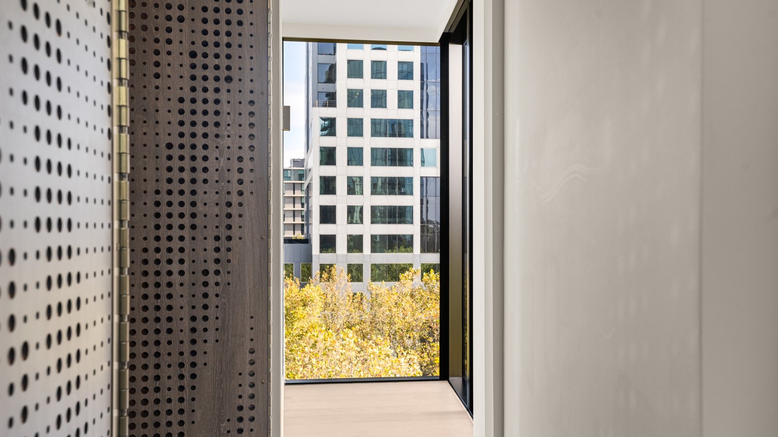 610/605 St Kilda Road MELBOURNE 4