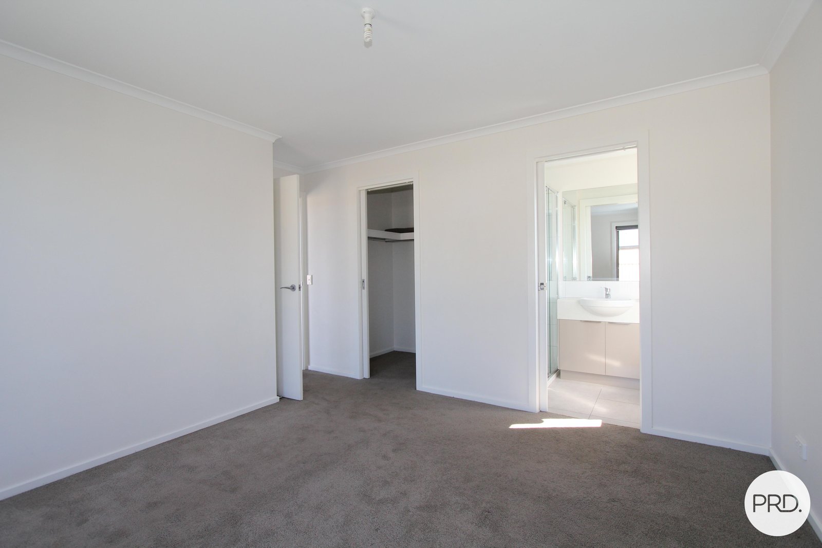 6/11 Spencer Street CANADIAN 7