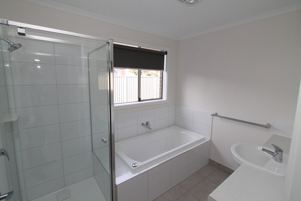 6/11 Spencer Street CANADIAN 12