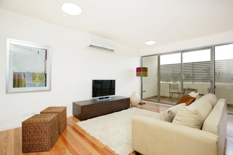 Gallery: 6/11 Waltham Street