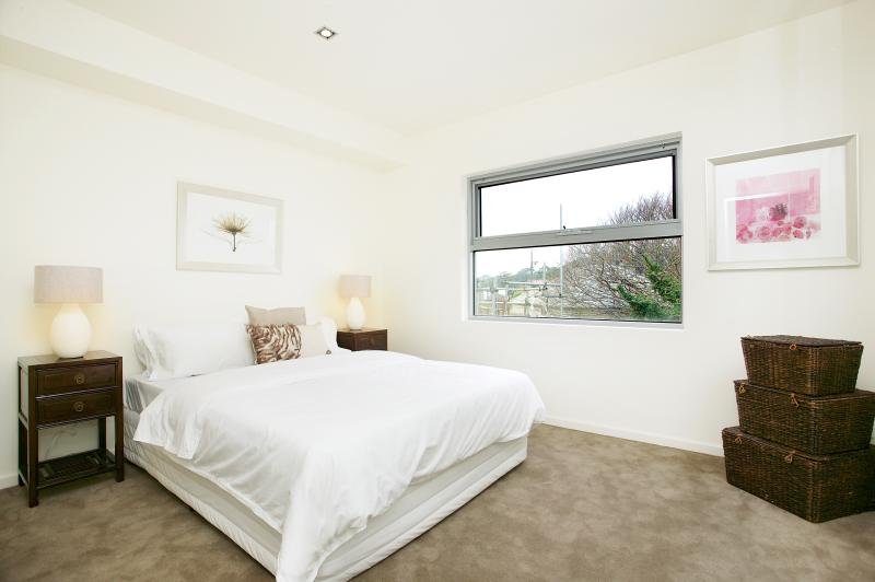Gallery: 6/11 Waltham Street