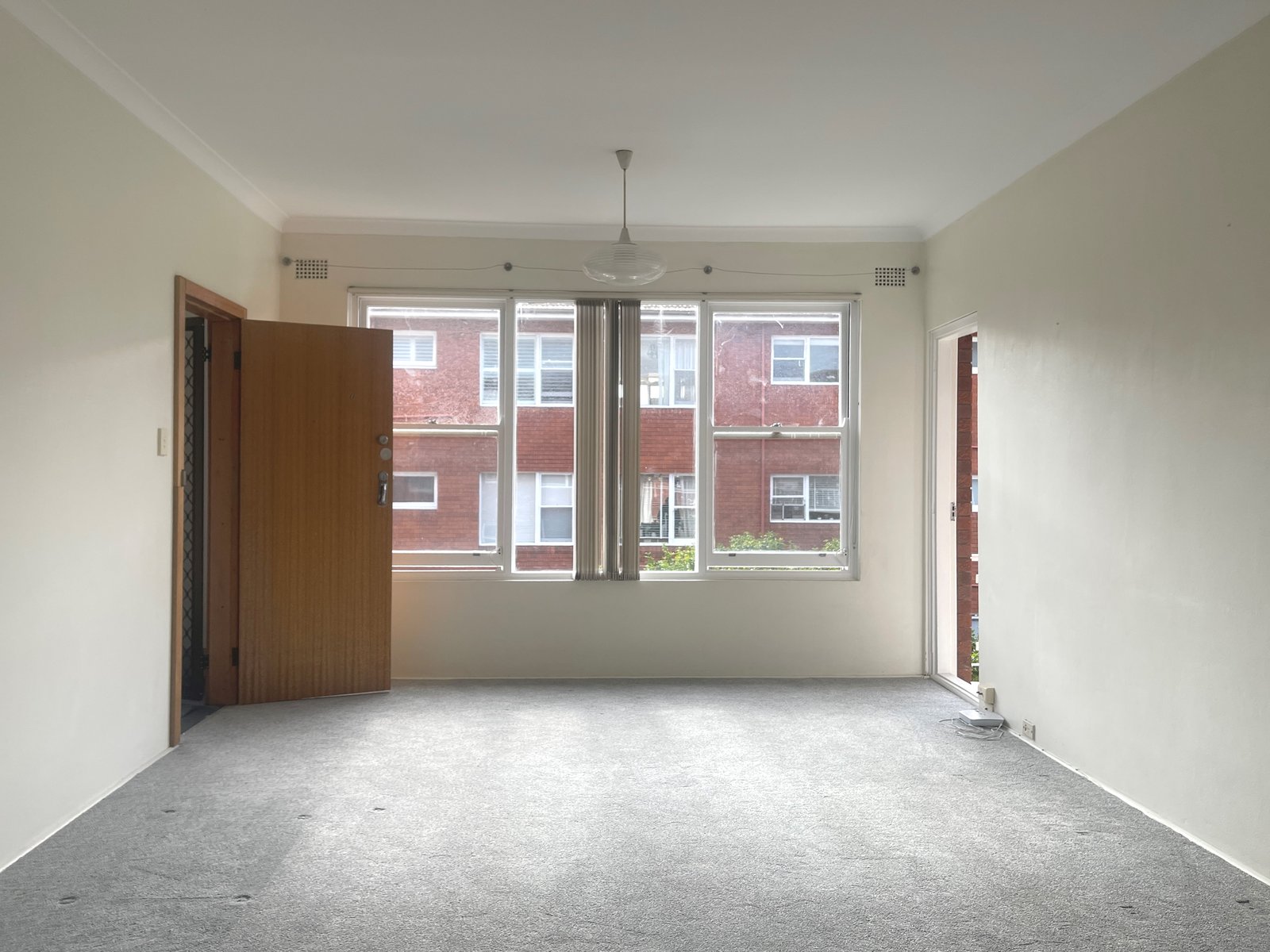 6/110-112 Chuter Avenue RAMSGATE BEACH 2