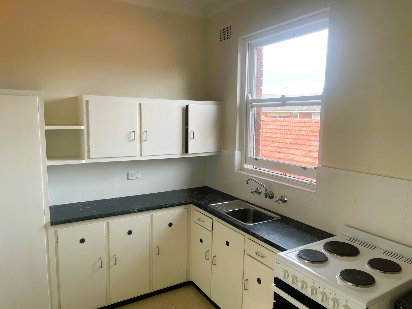 6/110-112 Chuter Avenue RAMSGATE BEACH 4