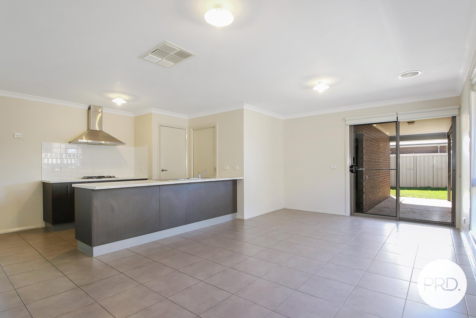 6/110 Greta Drive HAMILTON VALLEY 3
