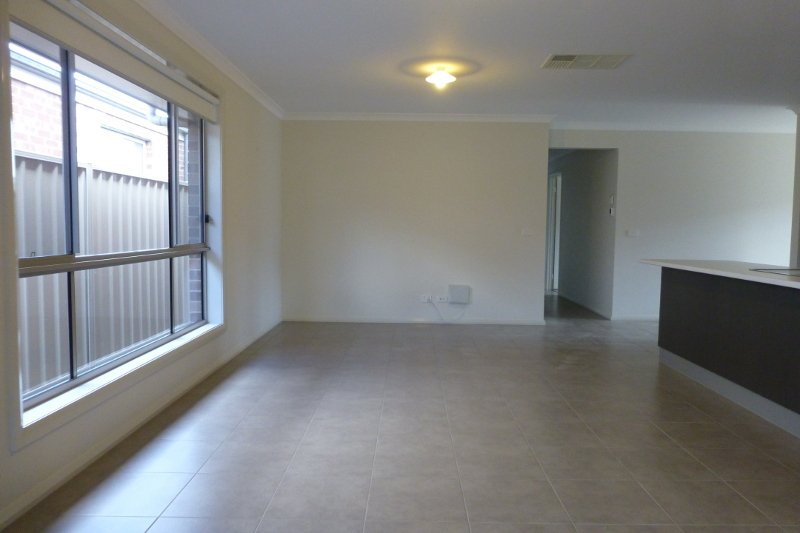 6/110 Greta Drive LAVINGTON 4
