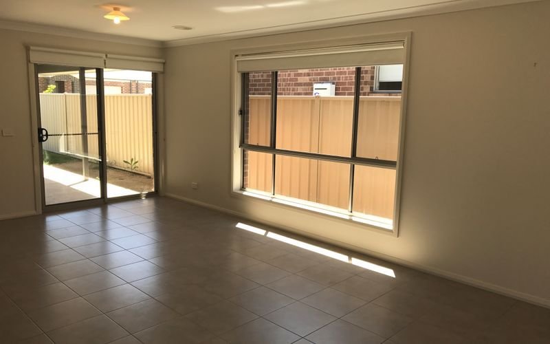 6/110 Greta Drive LAVINGTON 5