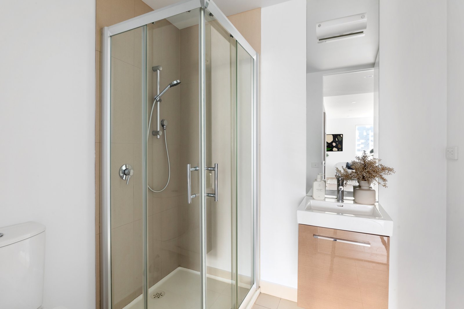 Real Estate and Property in 611/2 Plenty Road, Preston, VIC