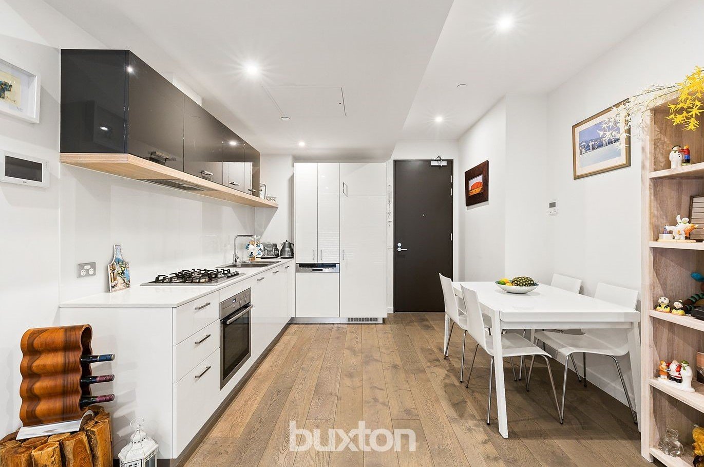 Gallery: 611/222 Bay Road