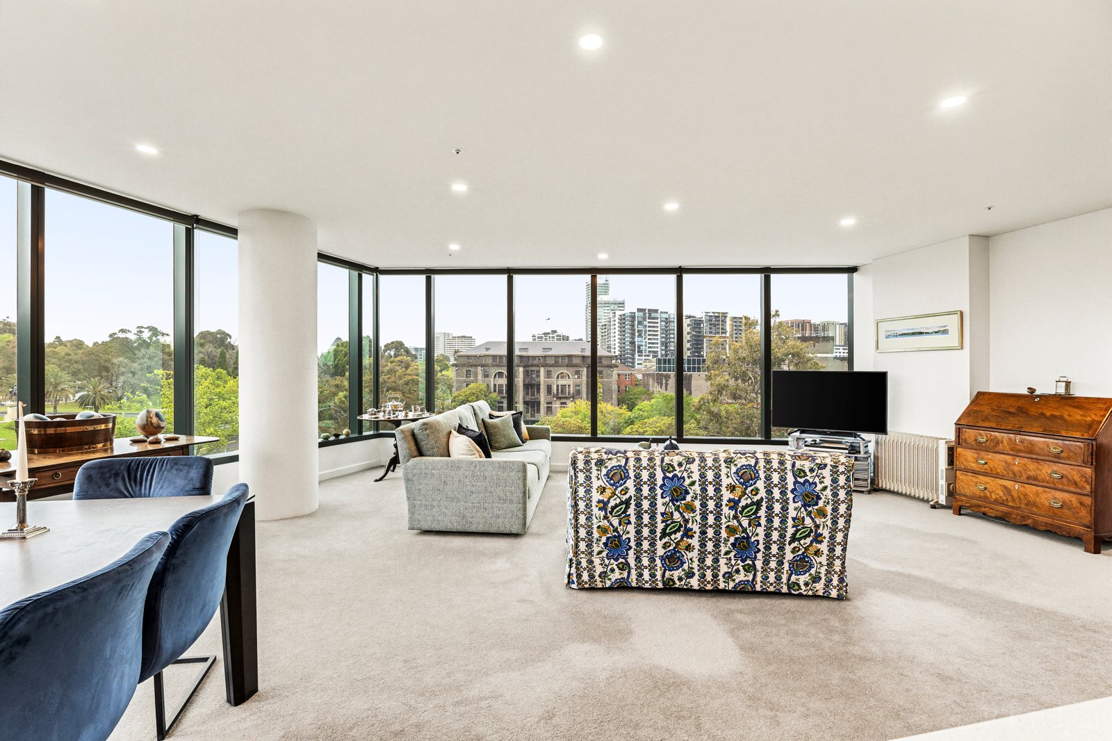 Real Estate and Property in 611/250 St Kilda Road, Southbank, VIC