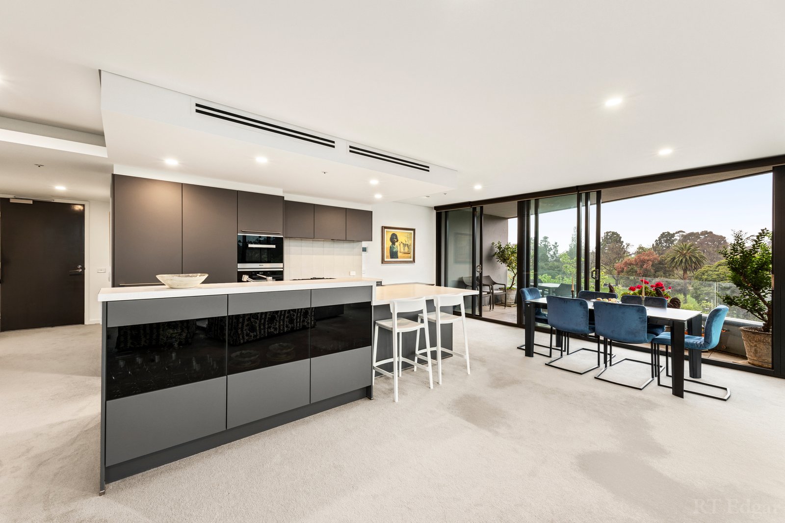 Real Estate and Property in 611/250 St Kilda Road, Southbank, VIC