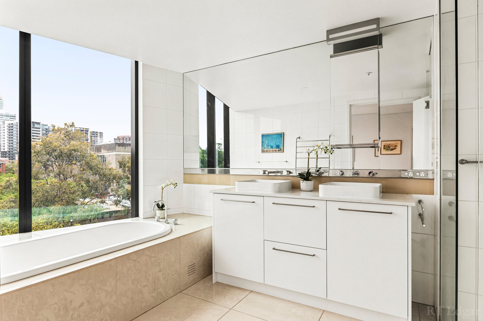 Real Estate and Property in 611/250 St Kilda Road, Southbank, VIC