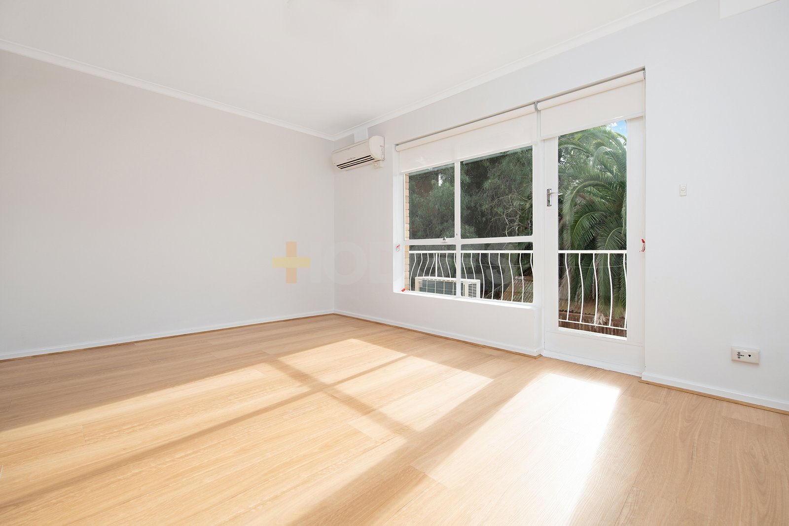 Gallery: 6/114 Hyde Street