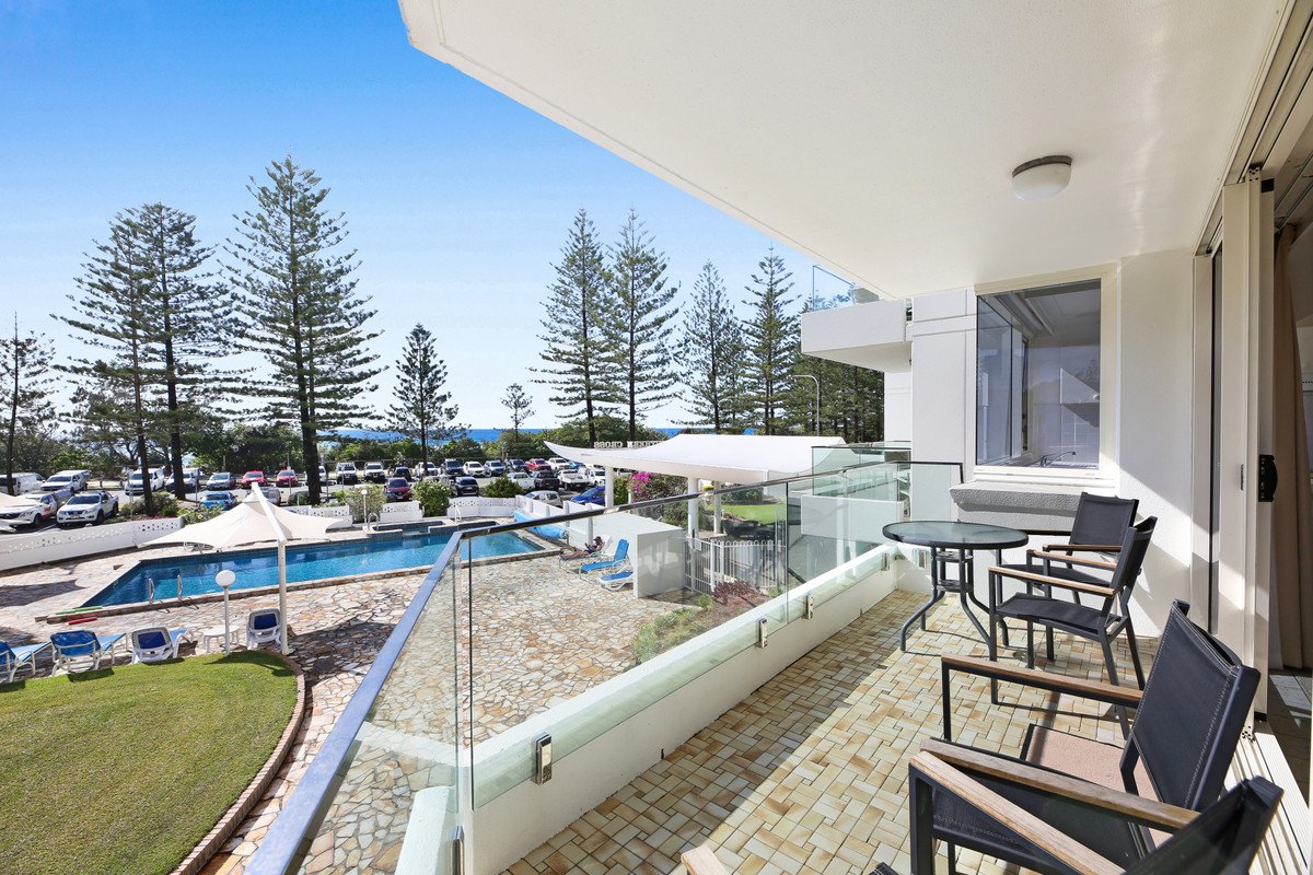 6/114 The Esplanade Burleigh Heads 2
