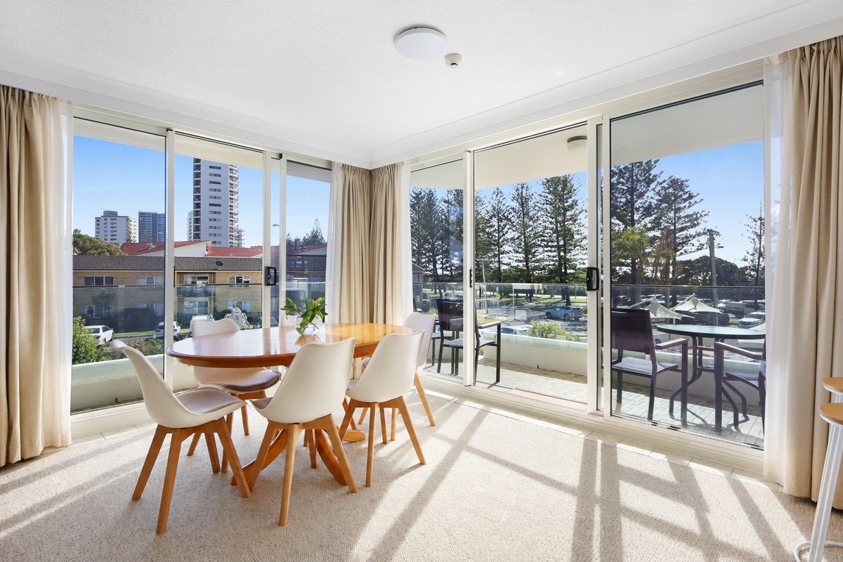 6/114 The Esplanade Burleigh Heads 9