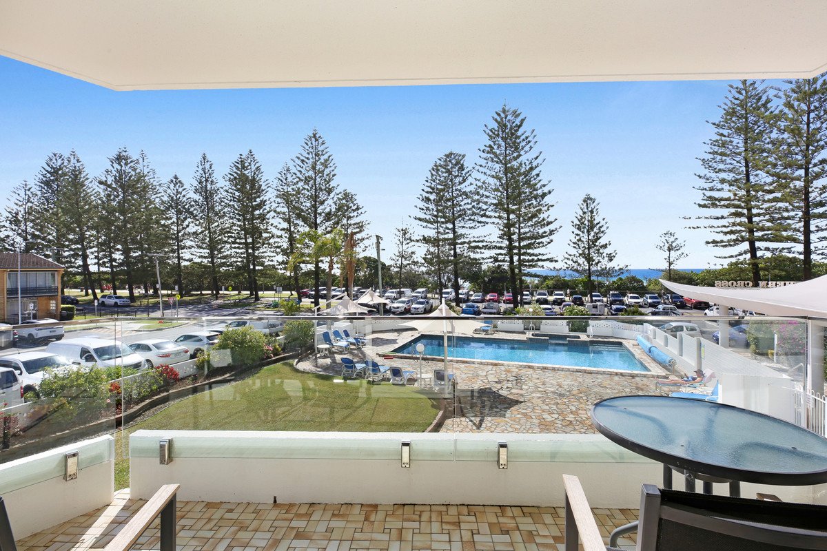 6/114 The Esplanade Burleigh Heads 11