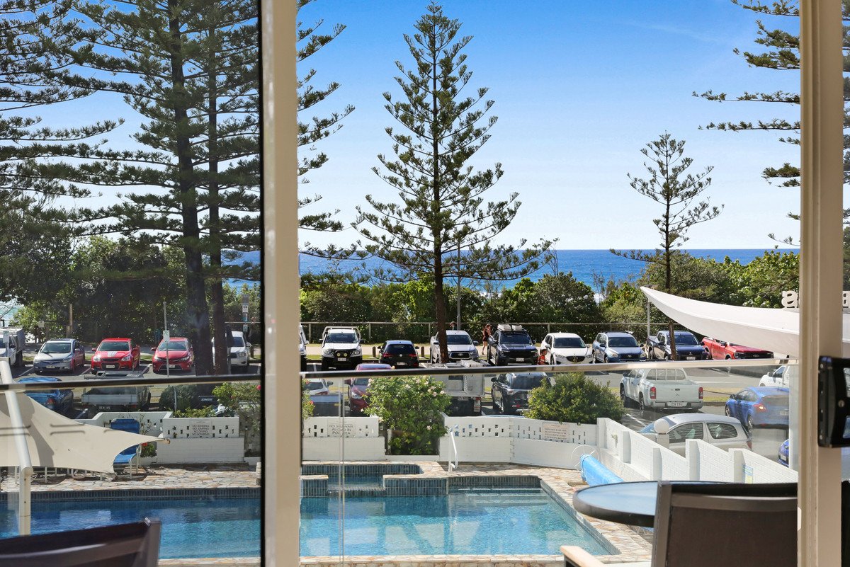 6/114 The Esplanade Burleigh Heads 12