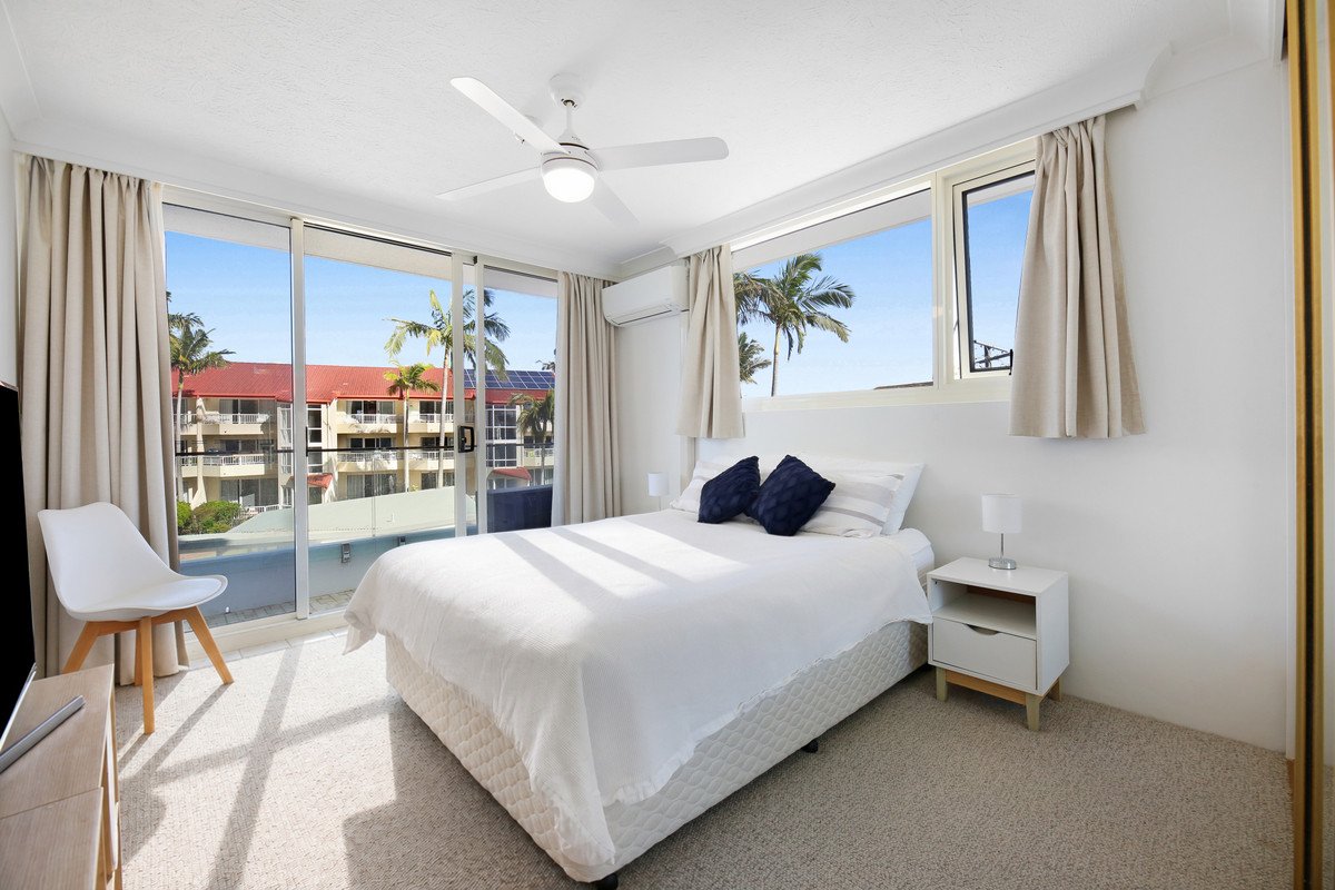 6/114 The Esplanade Burleigh Heads 13