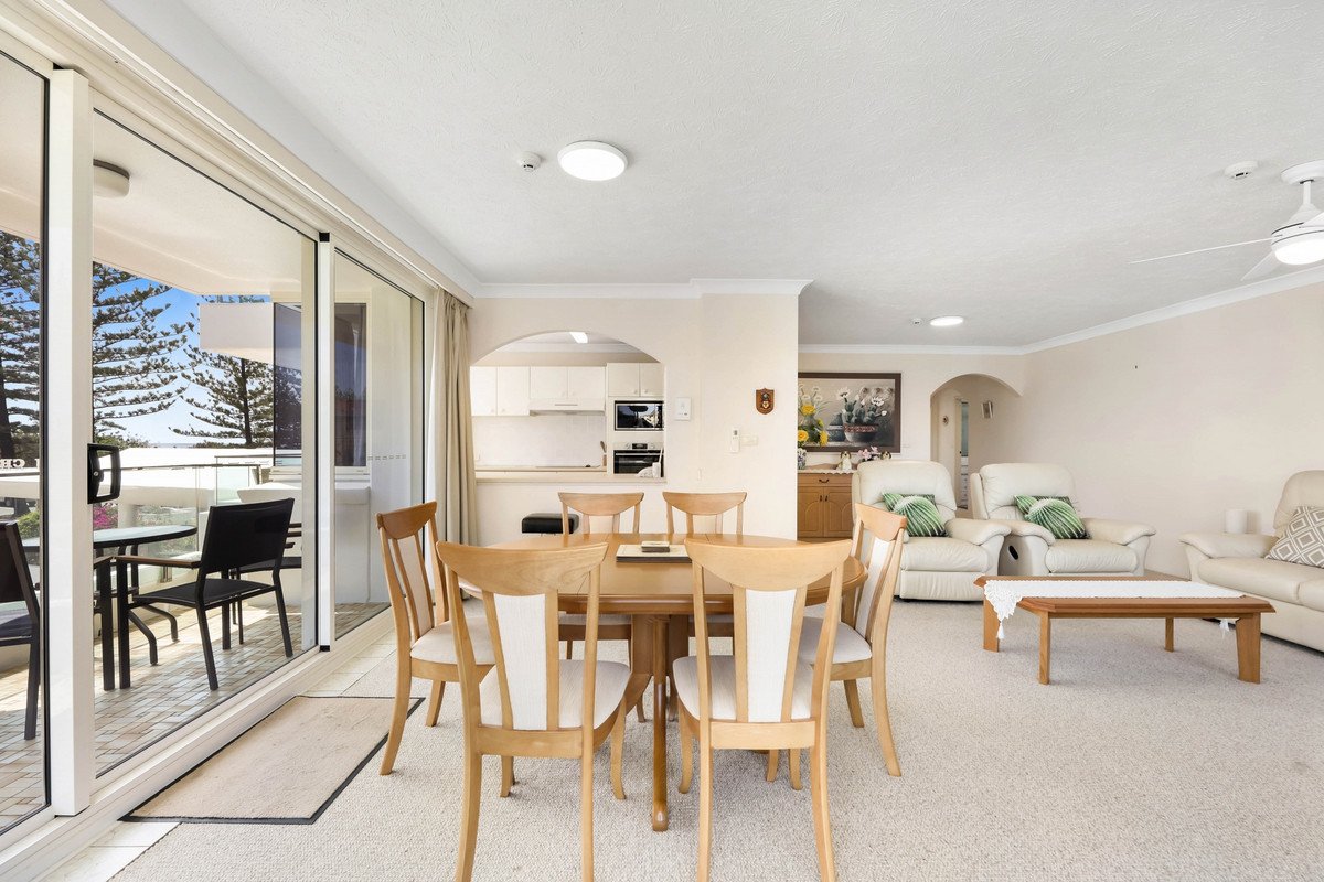 6/114 The Esplanade Burleigh Heads 8