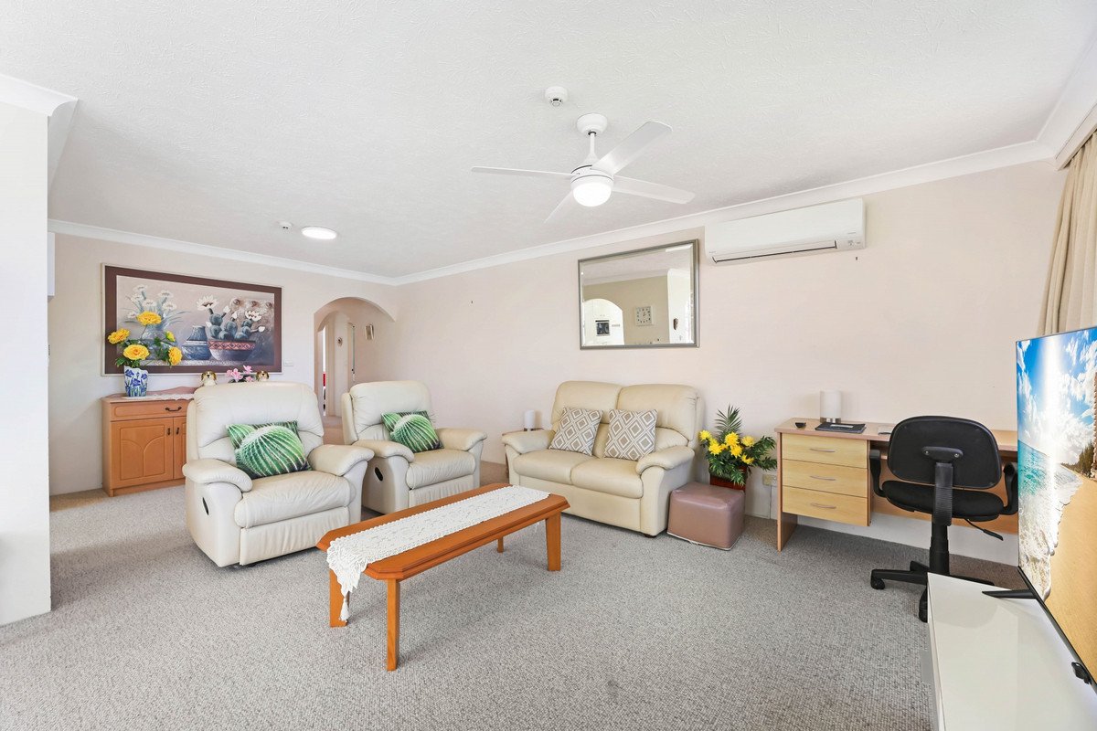 6/114 The Esplanade Burleigh Heads 12