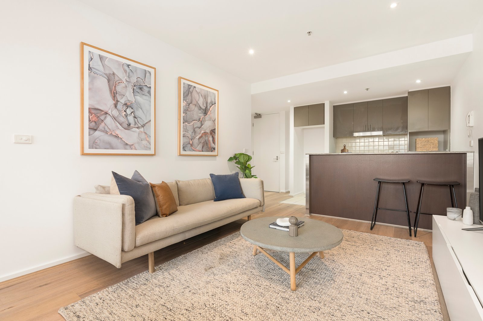 Gallery: 611/52 Nott Street