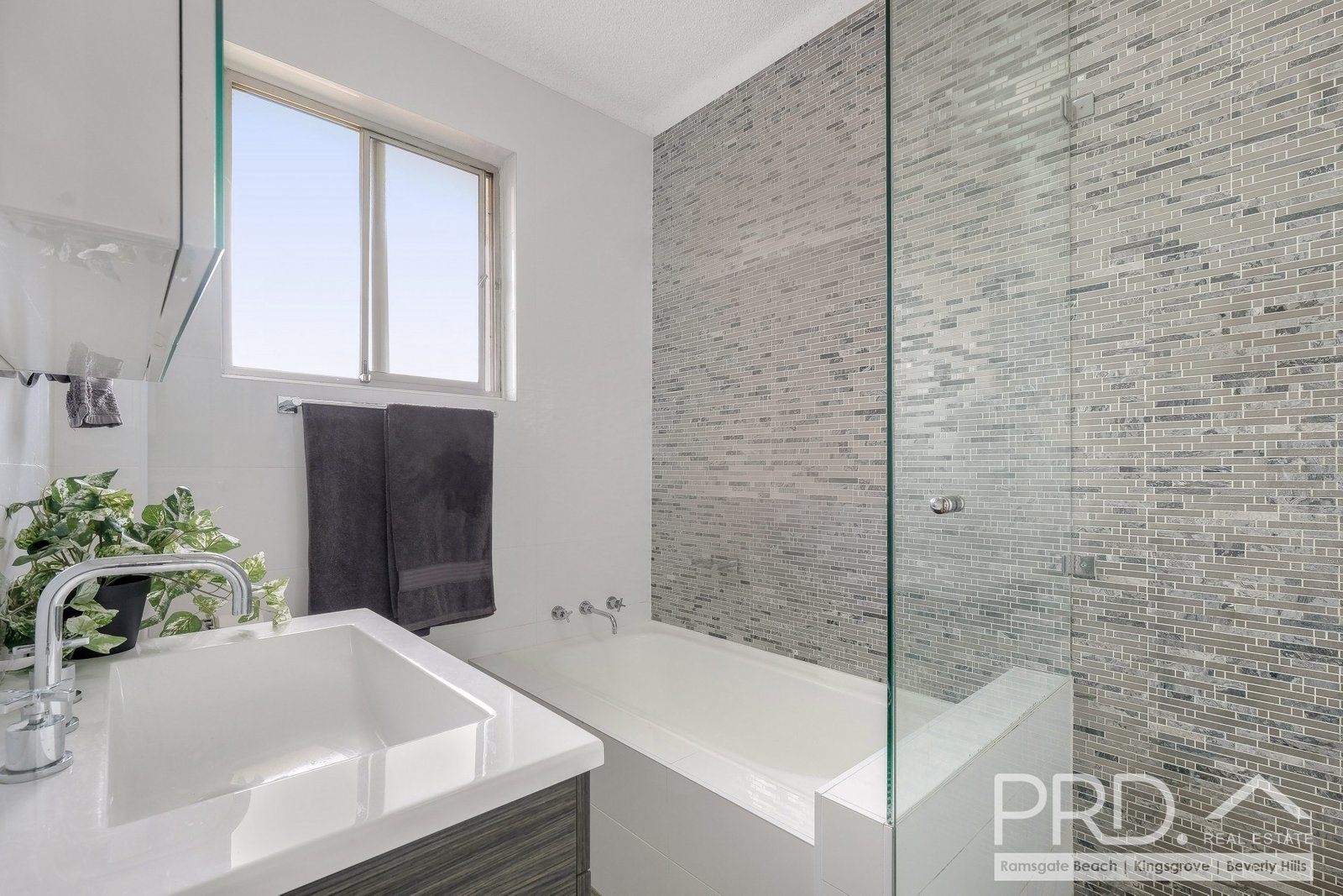 6/119-121 Alfred Street SANS SOUCI 3